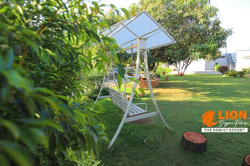 Lion Signature Family Resort Sasan Gir Exterior foto